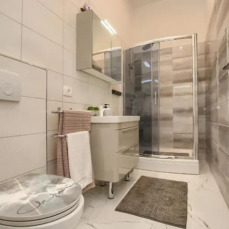 Apartment Pasko Properties *